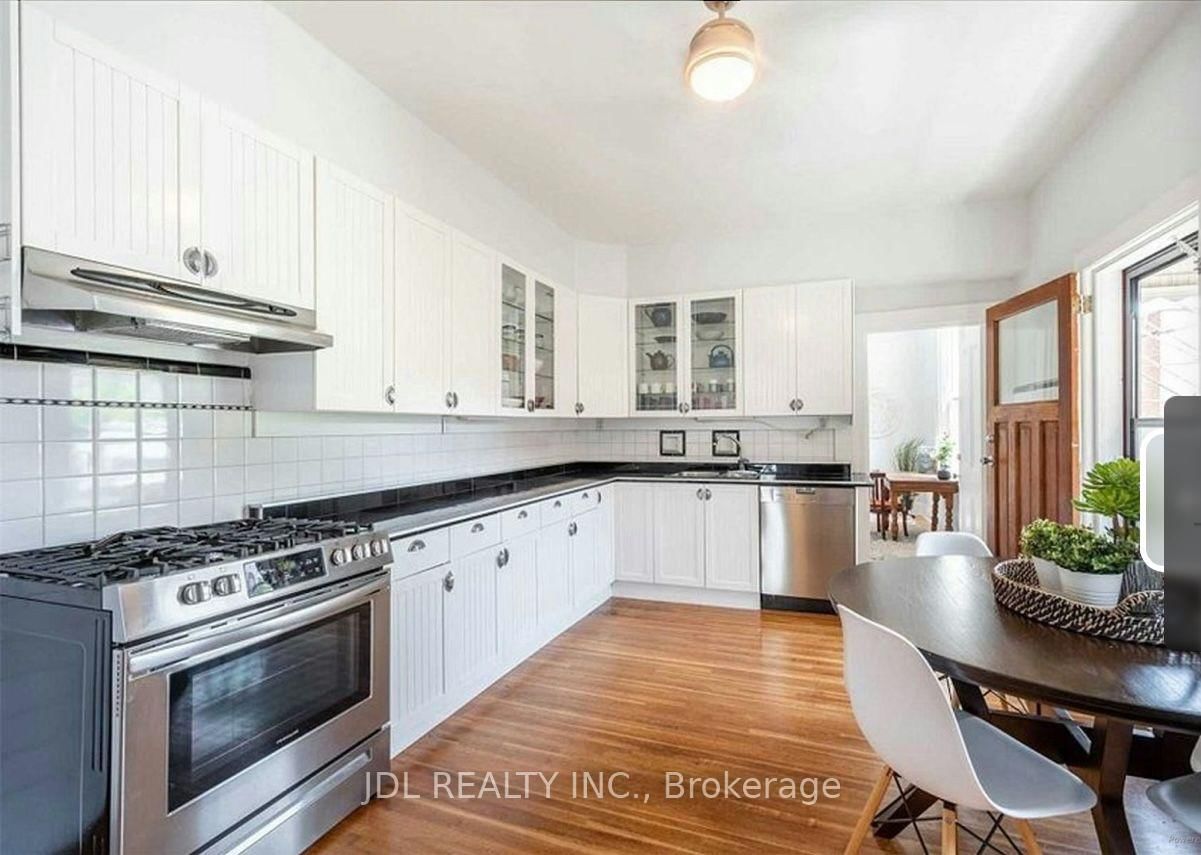 Suite A 2nd Floor-137 Denison Ave Ave, Toronto — 2