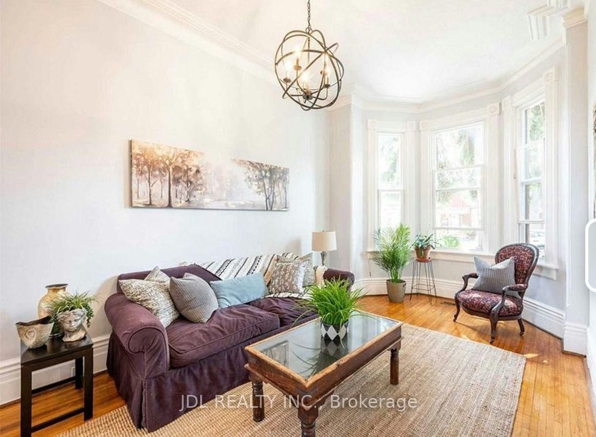 Suite A 2nd Floor-137 Denison Ave Ave, Toronto — 4