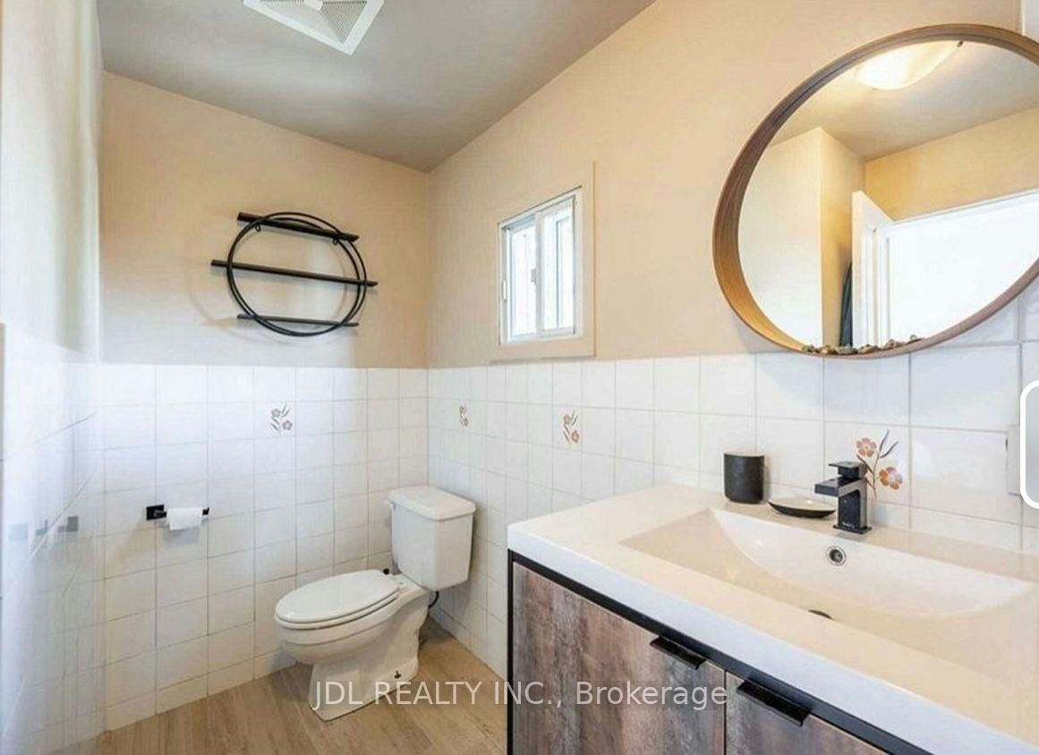 Suite A 2nd Floor-137 Denison Ave Ave, Toronto — 8