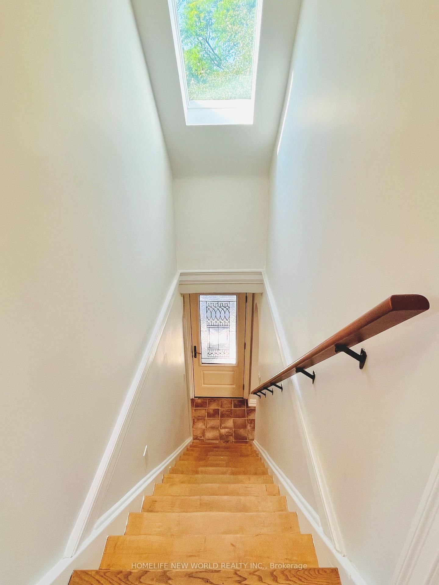 GROUND-121 KINGSDALE Ave, Toronto — 10