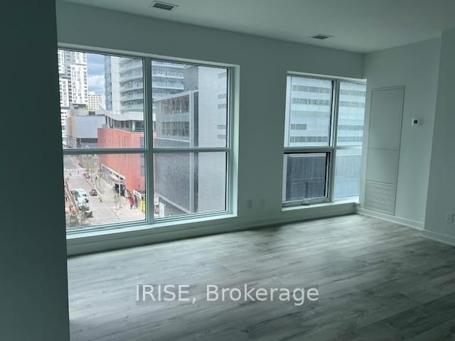 606 - 327 King St - Photo 5