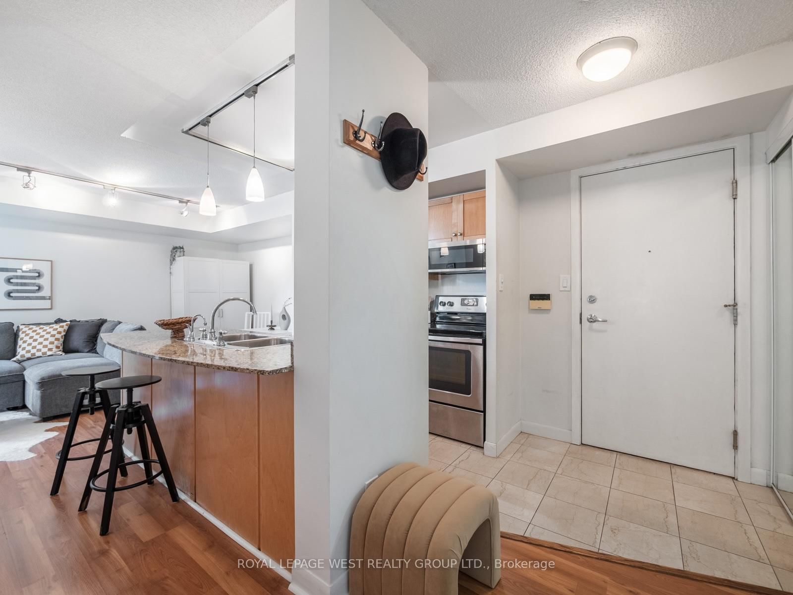 1453-313 Richmond St, Toronto — 10