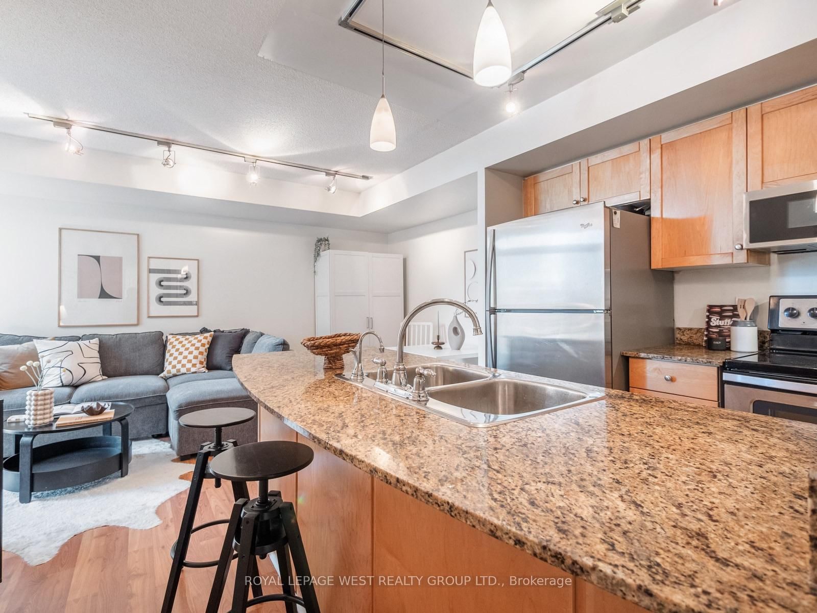 1453-313 Richmond St, Toronto — 16