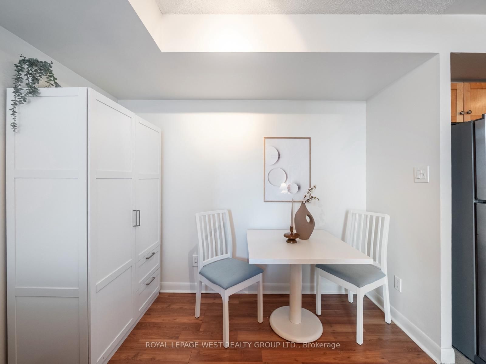 1453-313 Richmond St, Toronto — 24