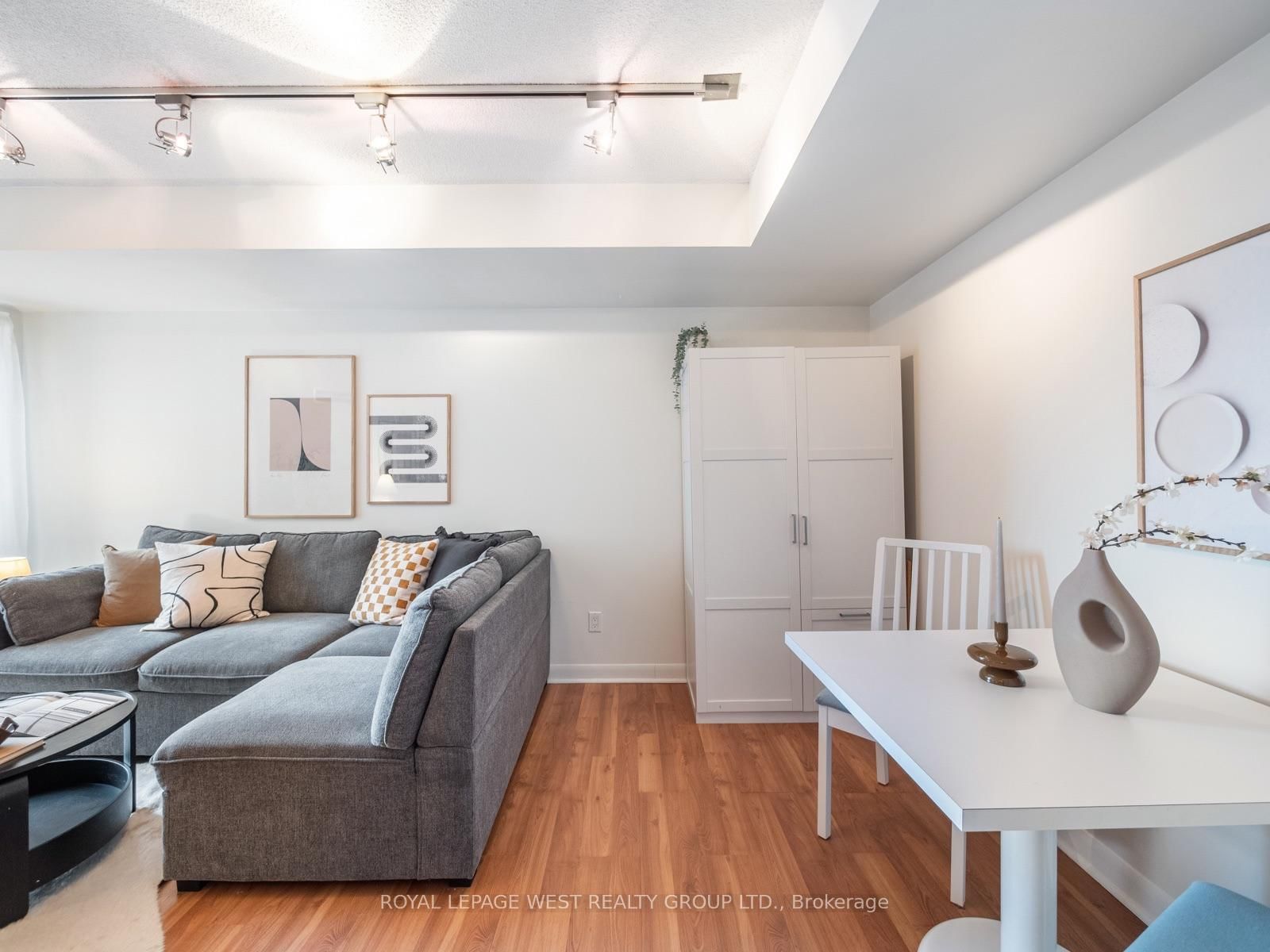 1453-313 Richmond St, Toronto — 26