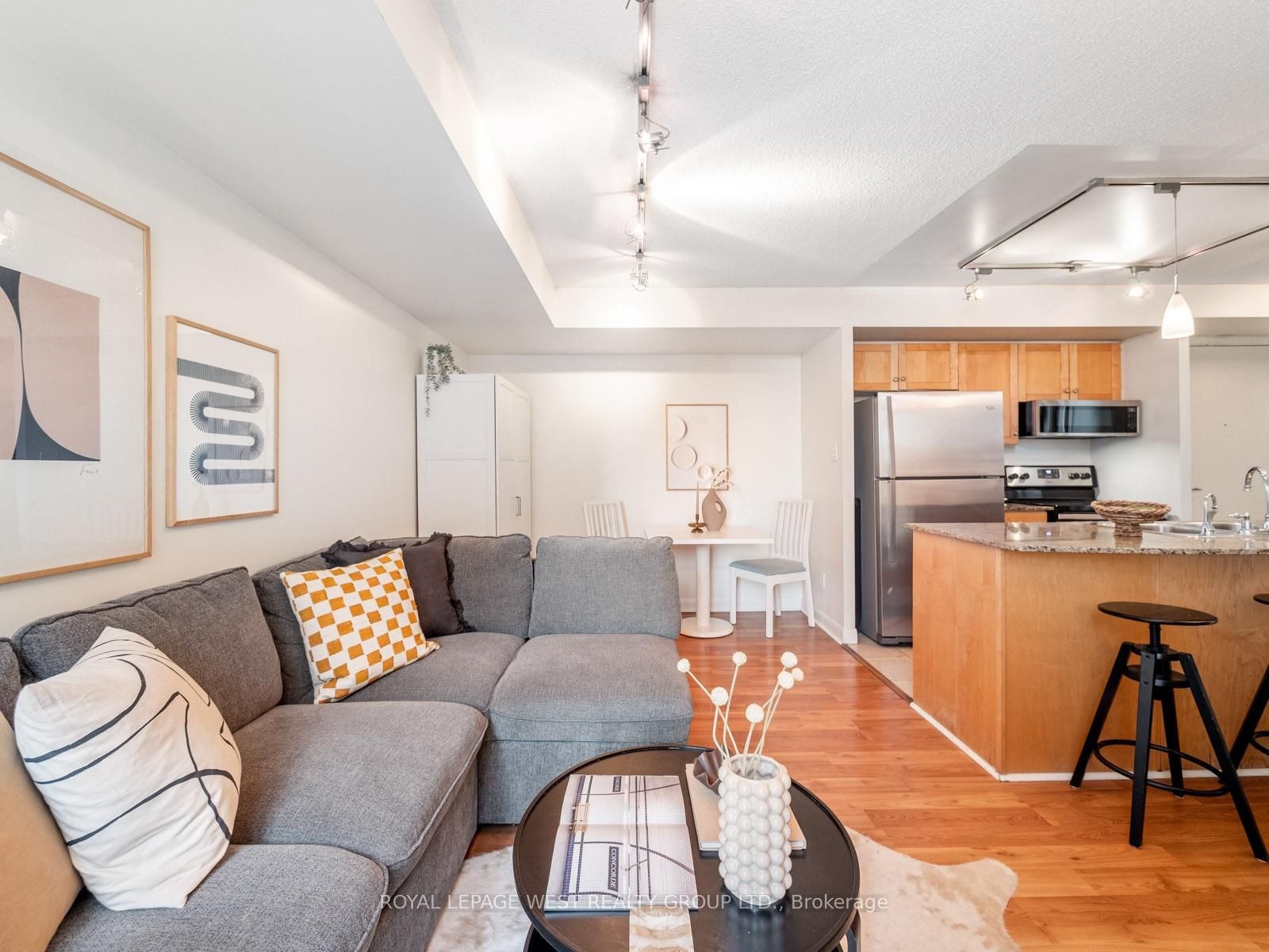 1453-313 Richmond St, Toronto — 31