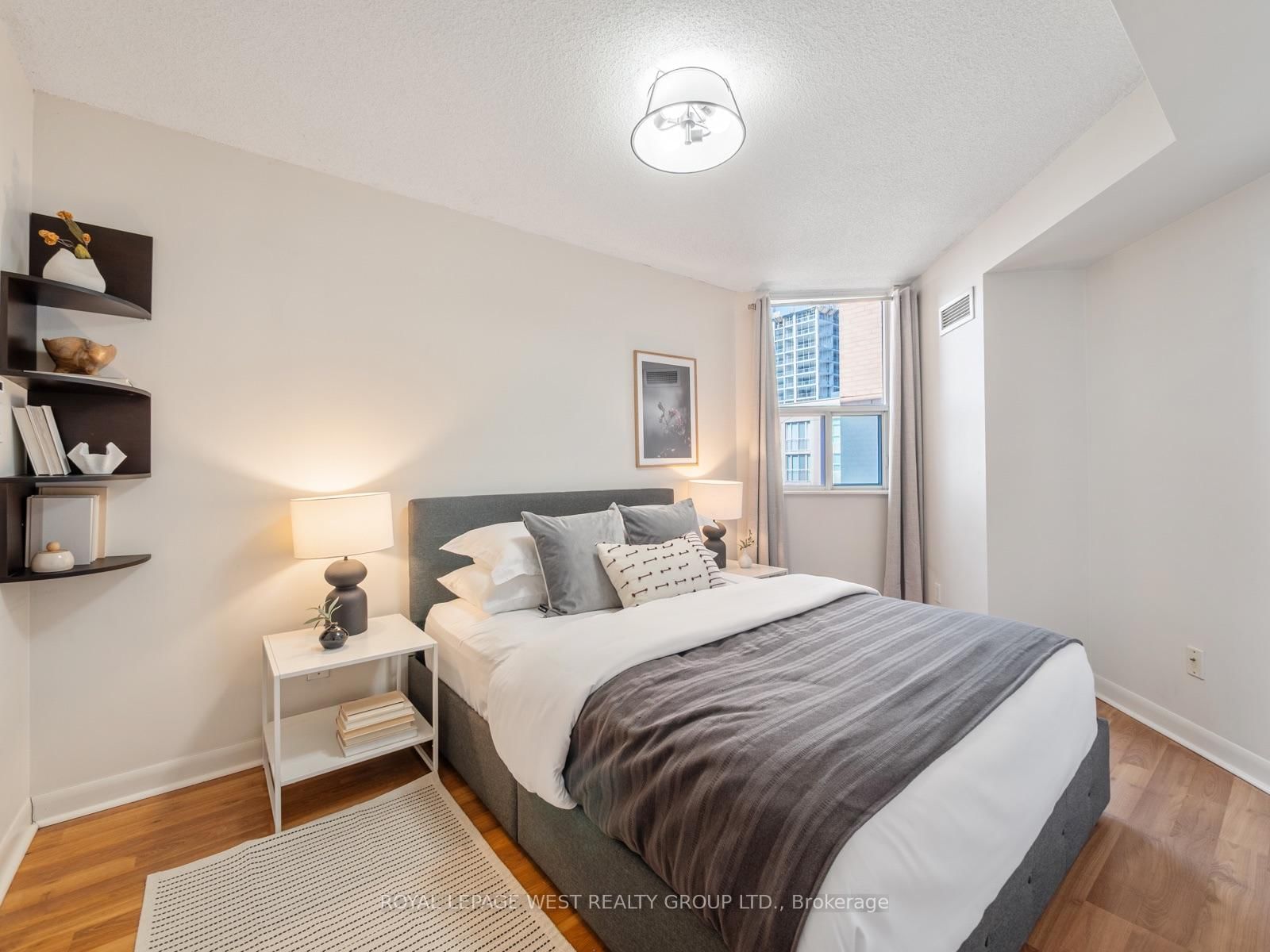 1453-313 Richmond St, Toronto — 32