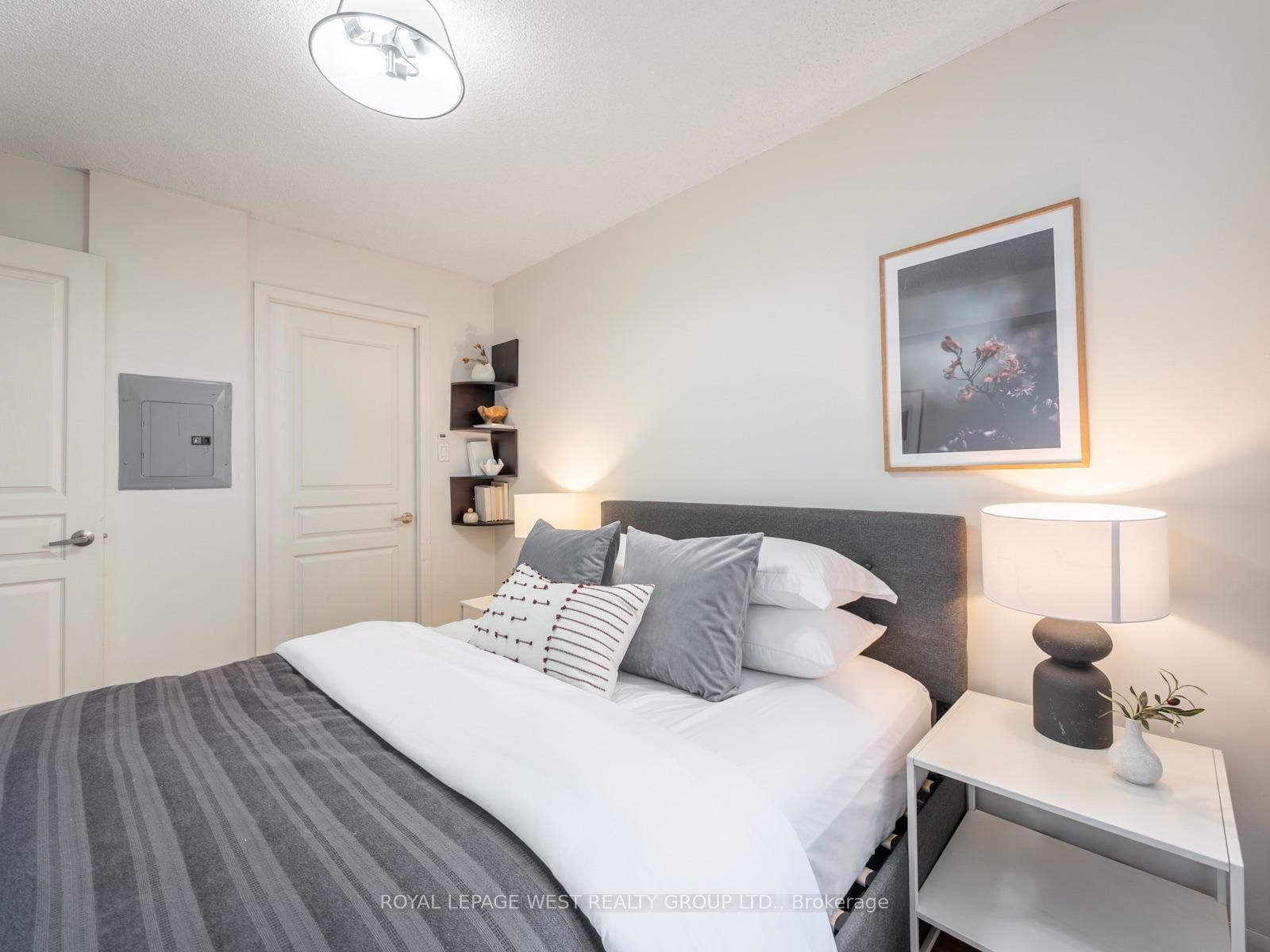 1453-313 Richmond St, Toronto — 34