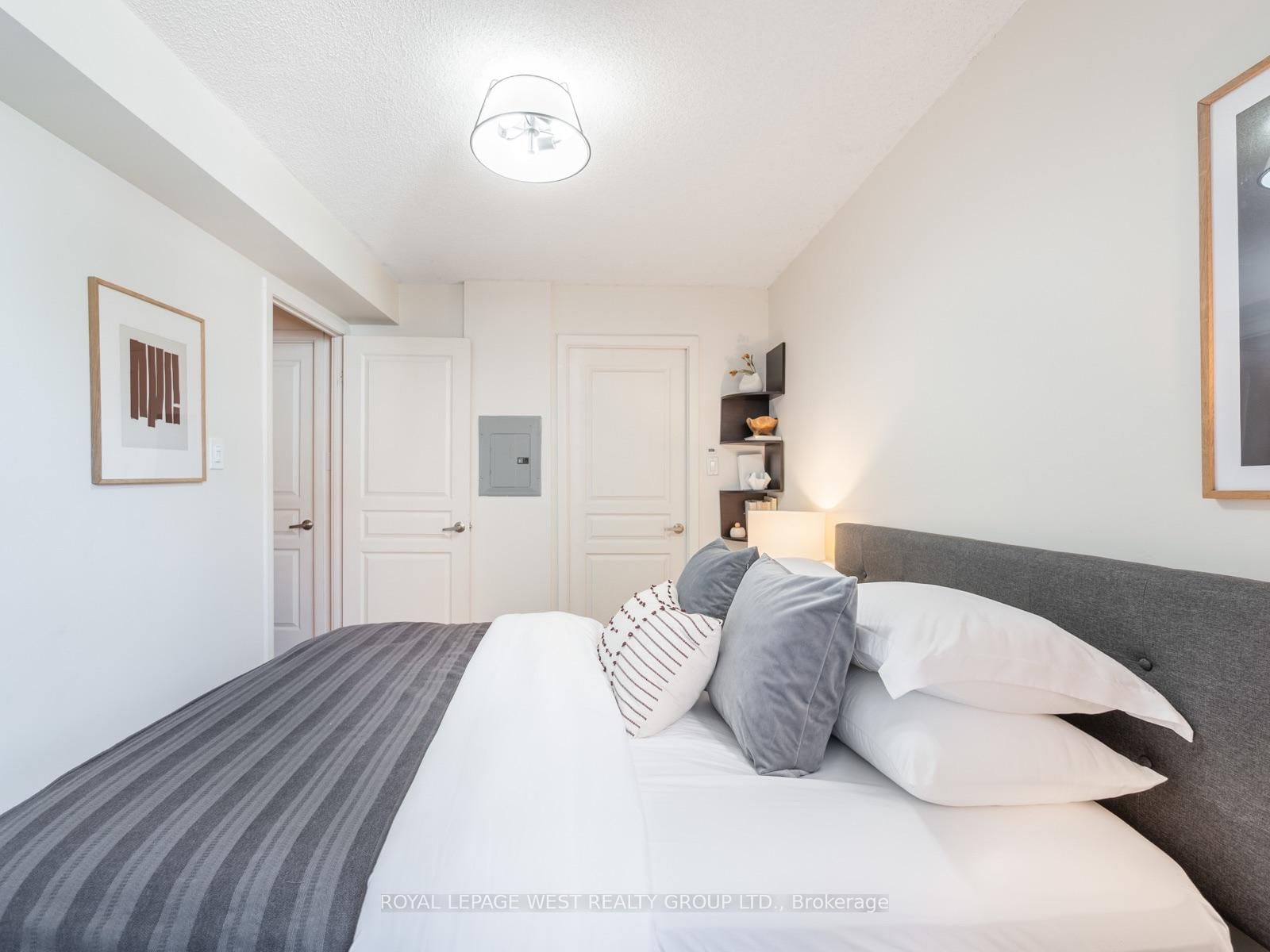 1453-313 Richmond St, Toronto — 35