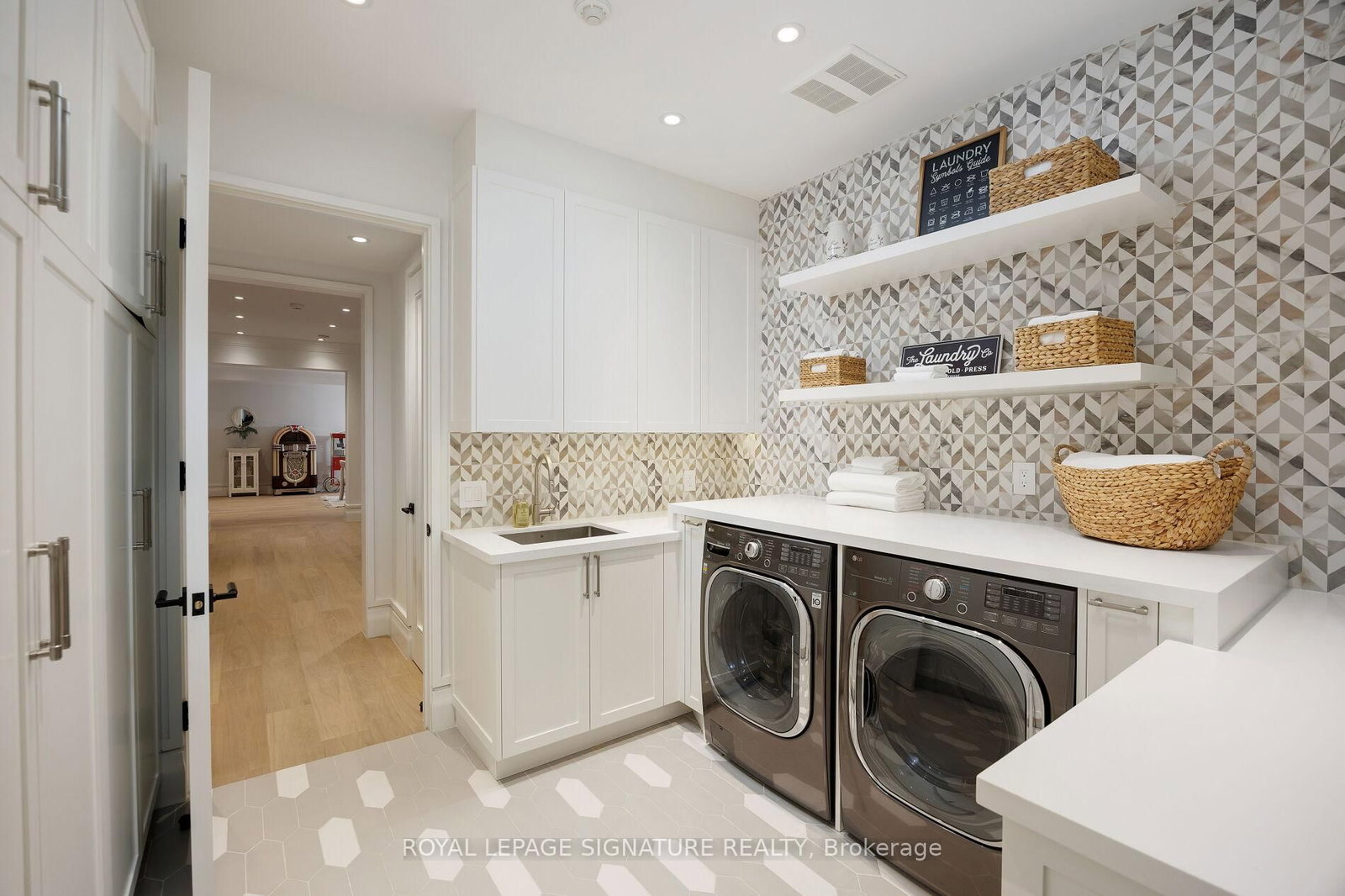 207 Strathallan Blvd, Toronto — 47