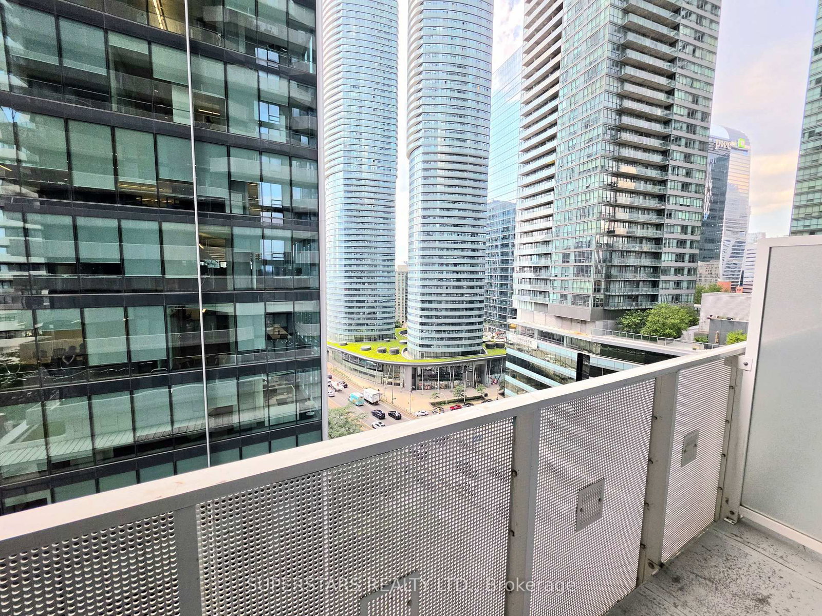 1511-100 Harbour St, Toronto — 11