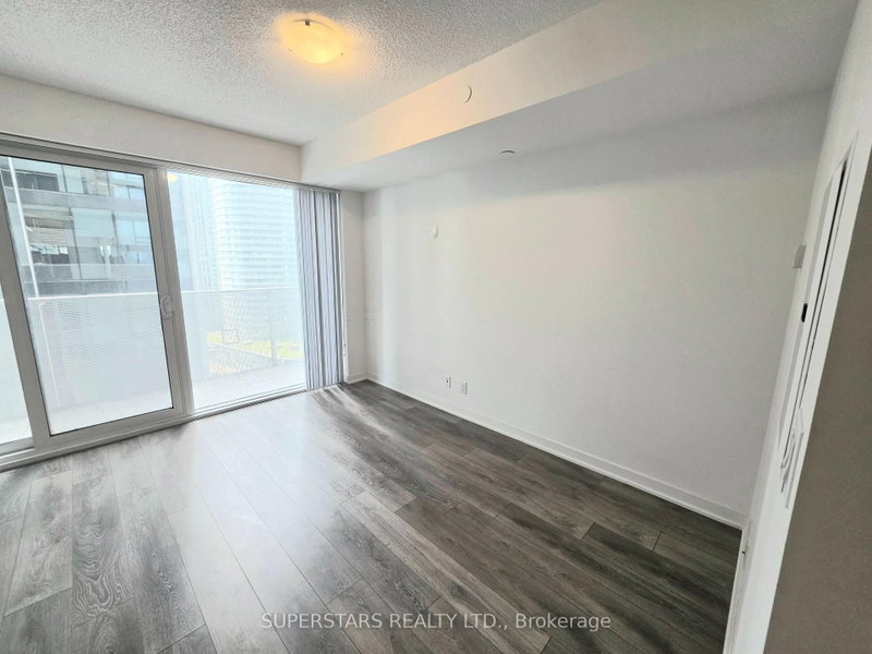 1511 - 100 Harbour St - Photo 5