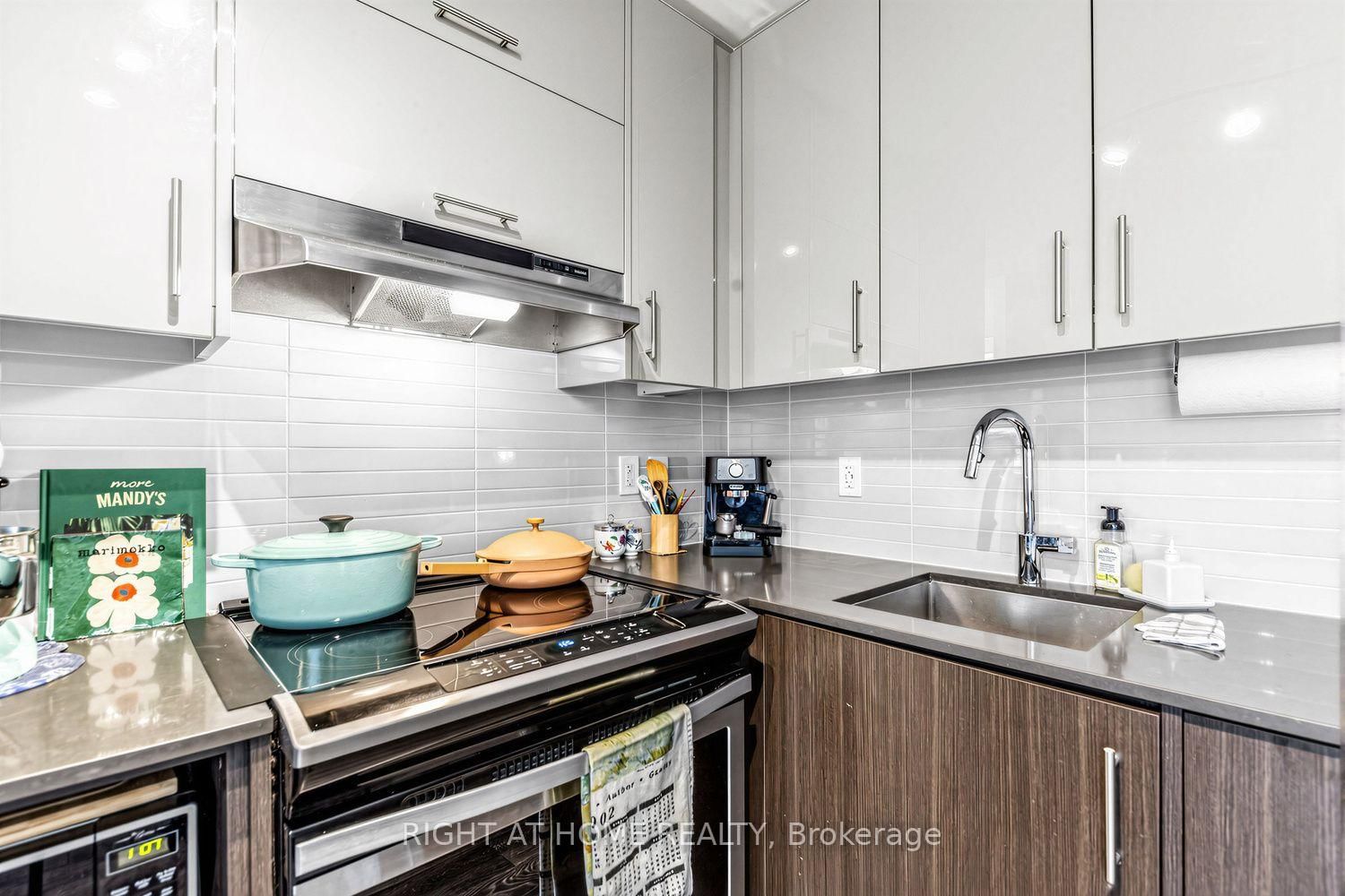 202-180 Fairview Mall Dr, Toronto — 10