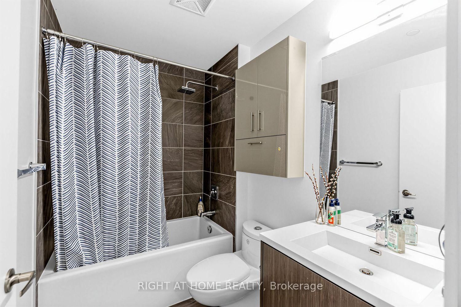 202-180 Fairview Mall Dr, Toronto — 19