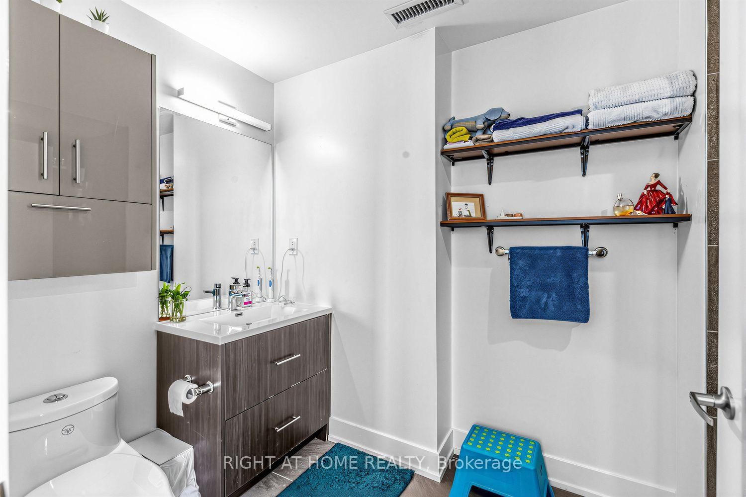 2-180 Fairview Mall Dr, Toronto — 15