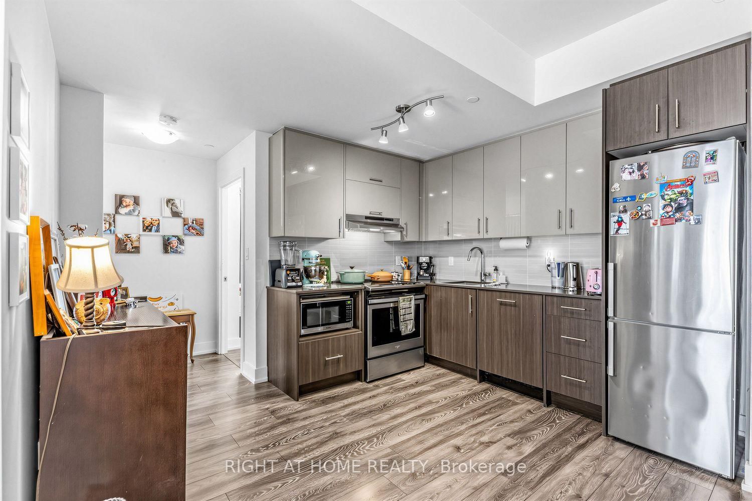 2-180 Fairview Mall Dr, Toronto — 9