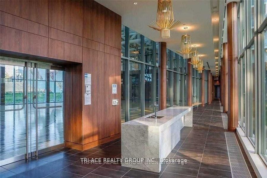 Th02-113 Mcmahon Dr, Toronto — 13