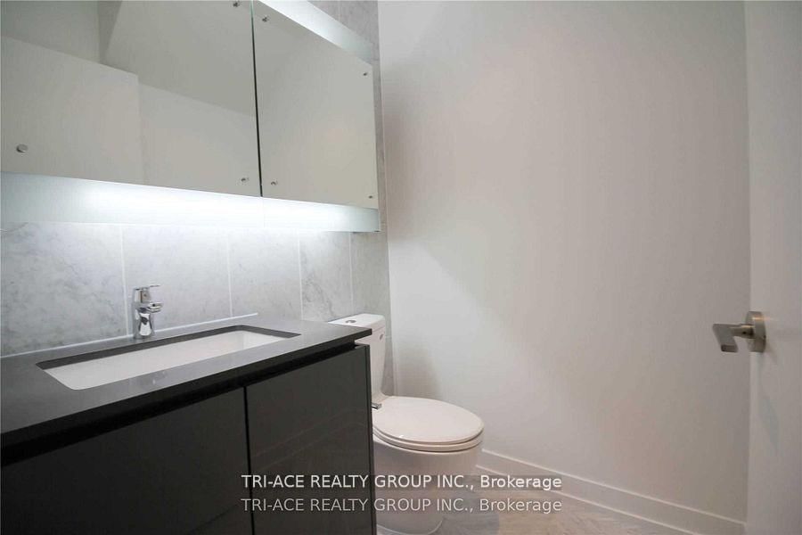 Th02-113 Mcmahon Dr, Toronto — 25