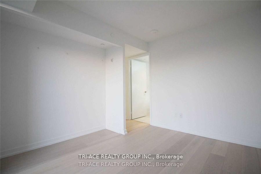Th02-113 Mcmahon Dr, Toronto — 28