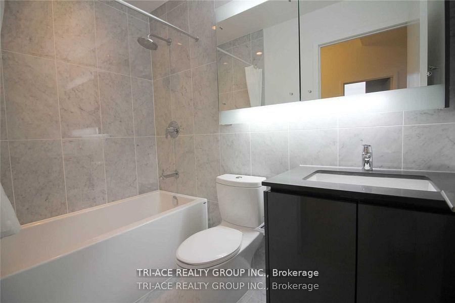 Th02-113 Mcmahon Dr, Toronto — 35