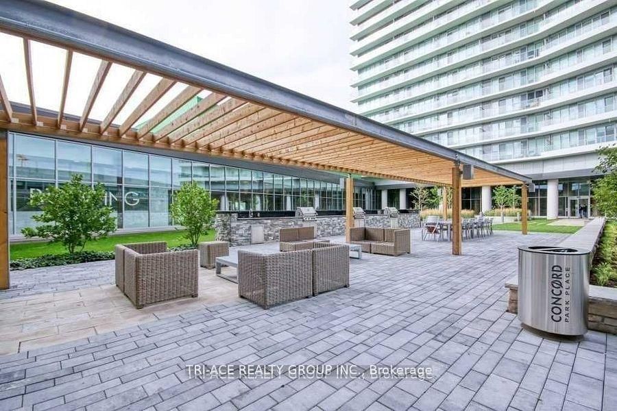 Th02-113 Mcmahon Dr, Toronto — 5