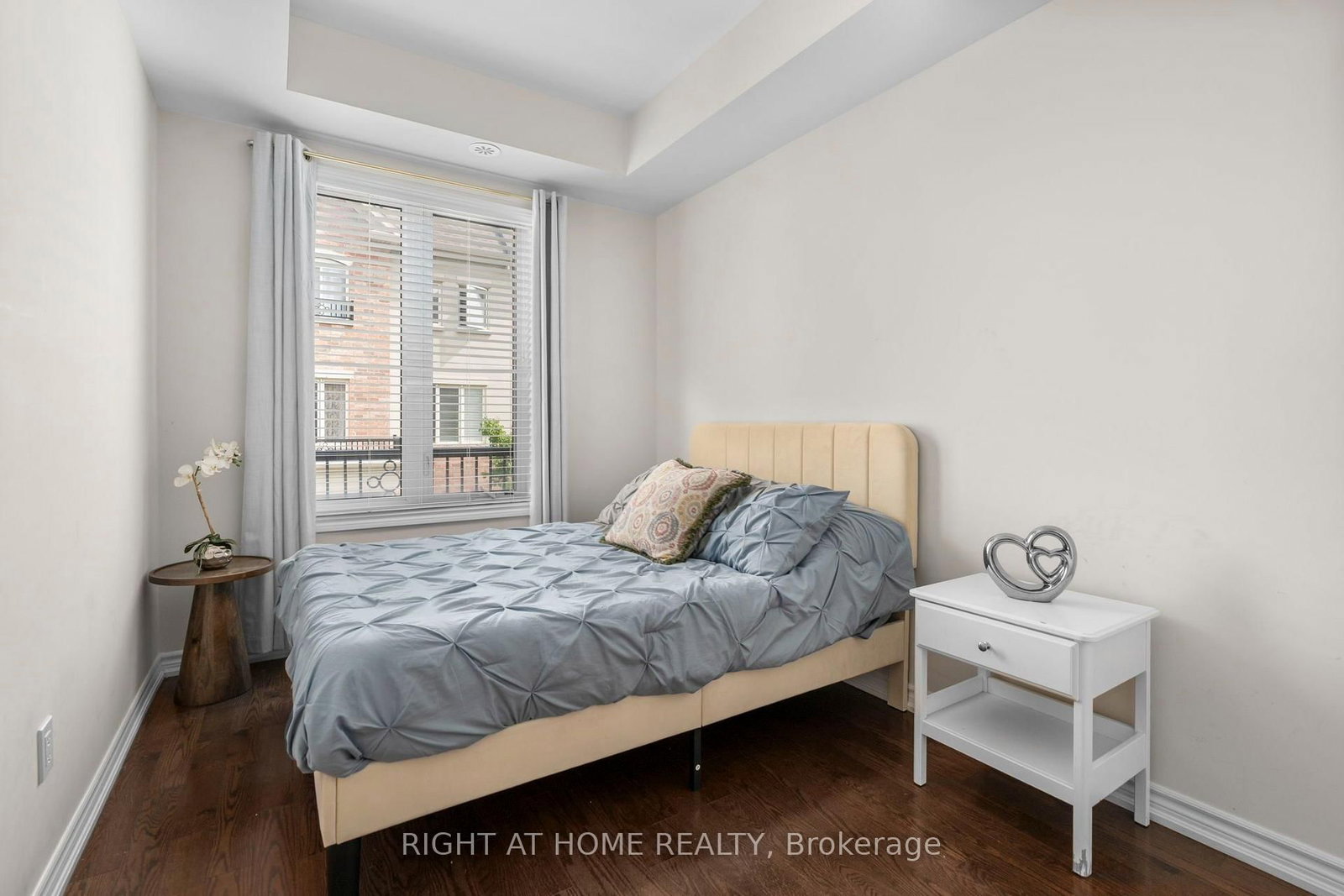31-27 Coneflower Cres, Toronto — 23