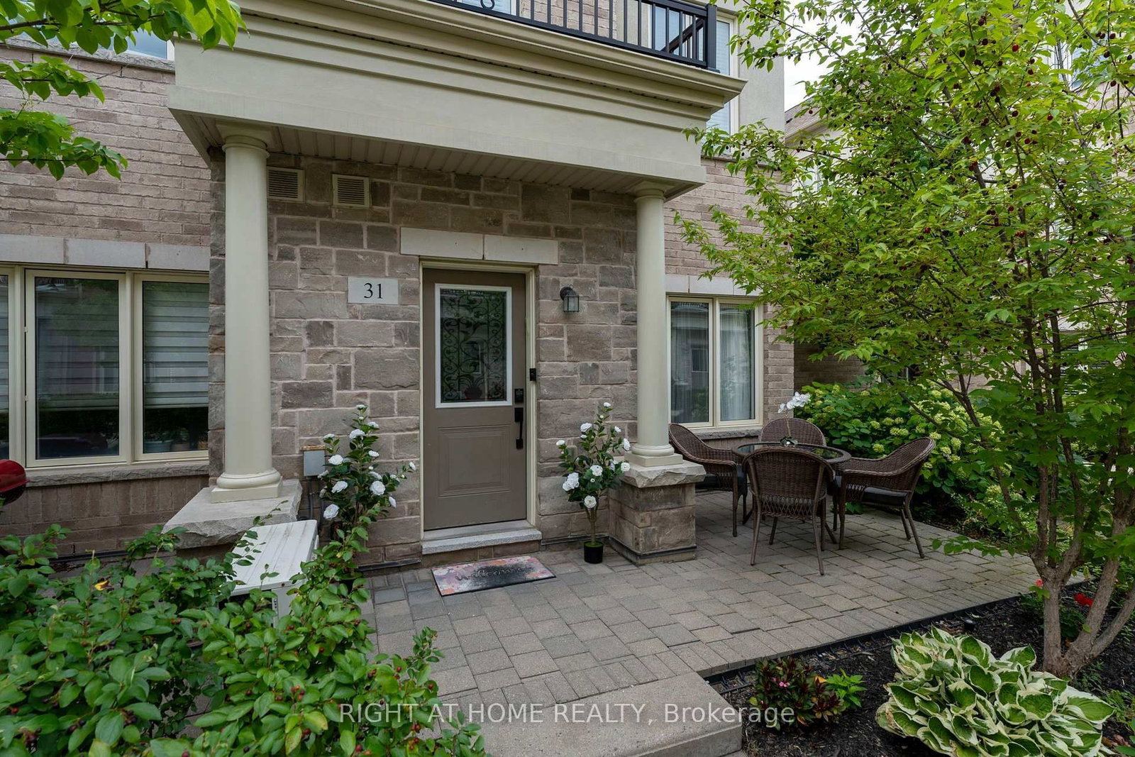 31-27 Coneflower Cres, Toronto — 3