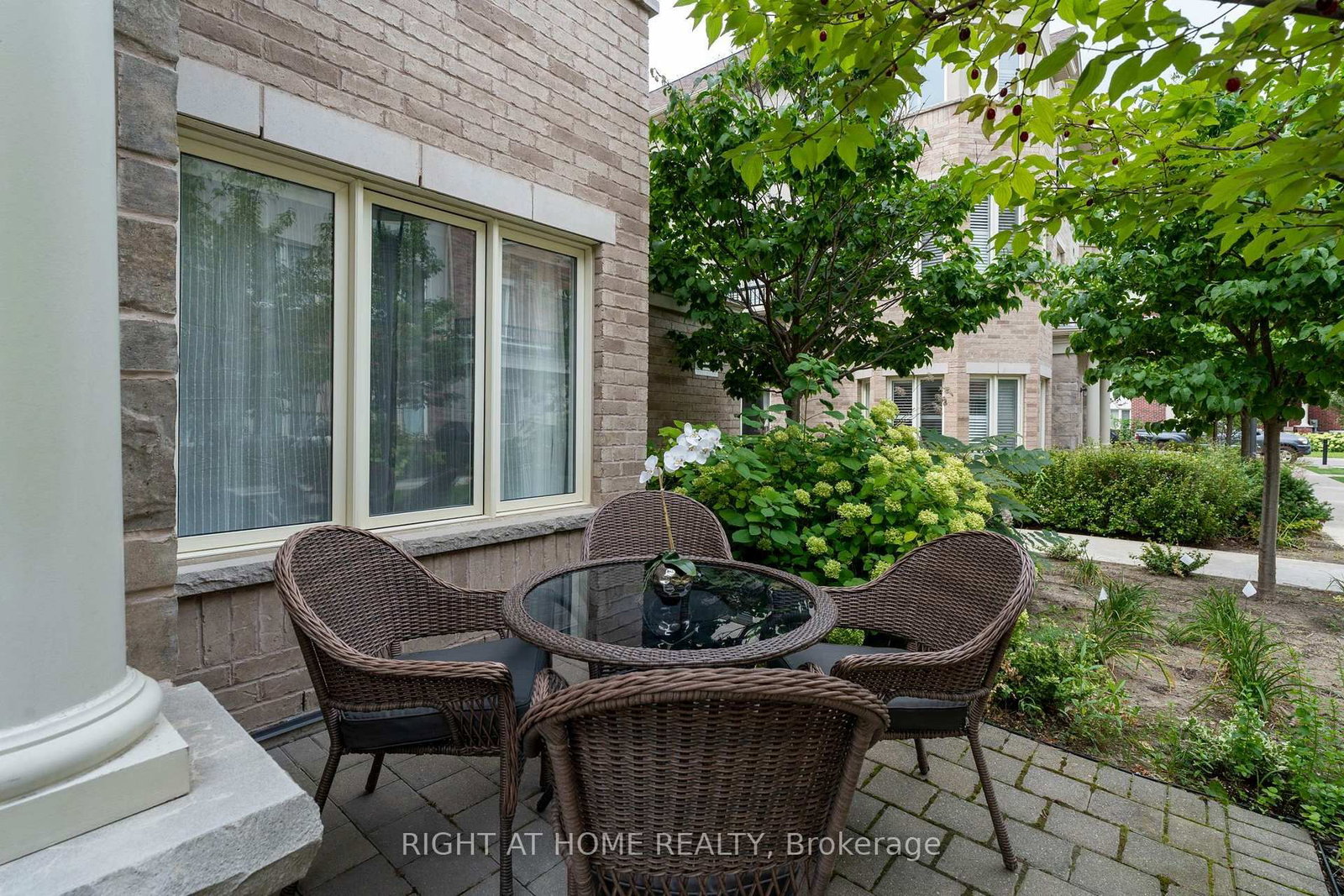31-27 Coneflower Cres, Toronto — 37