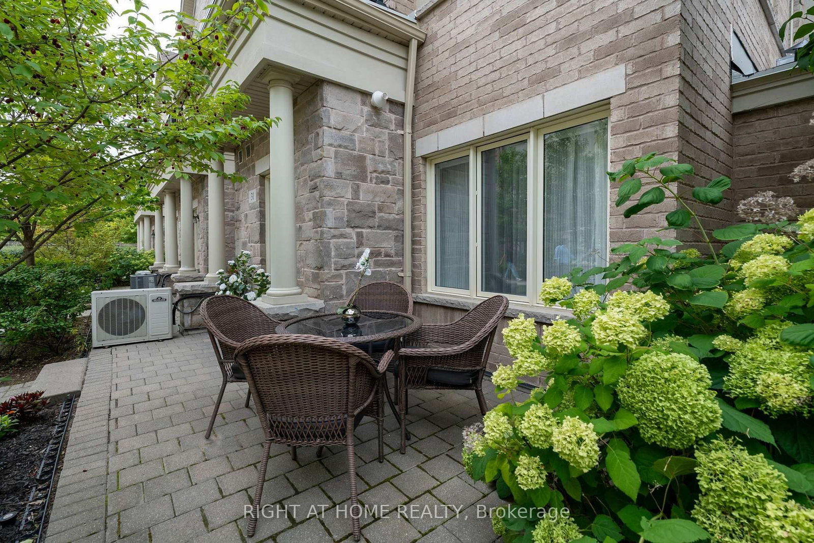 31-27 Coneflower Cres, Toronto — 38