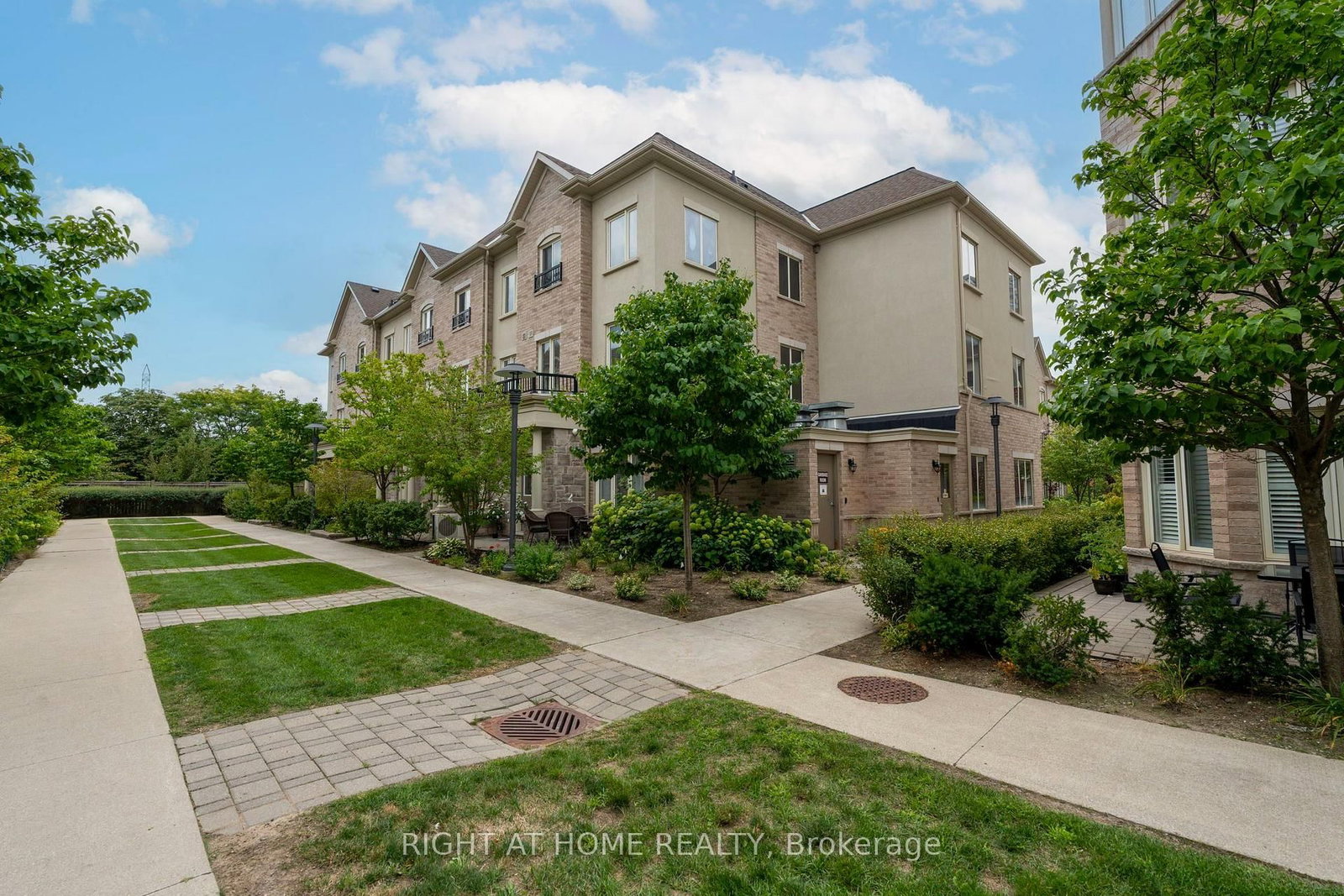 31-27 Coneflower Cres, Toronto — 40