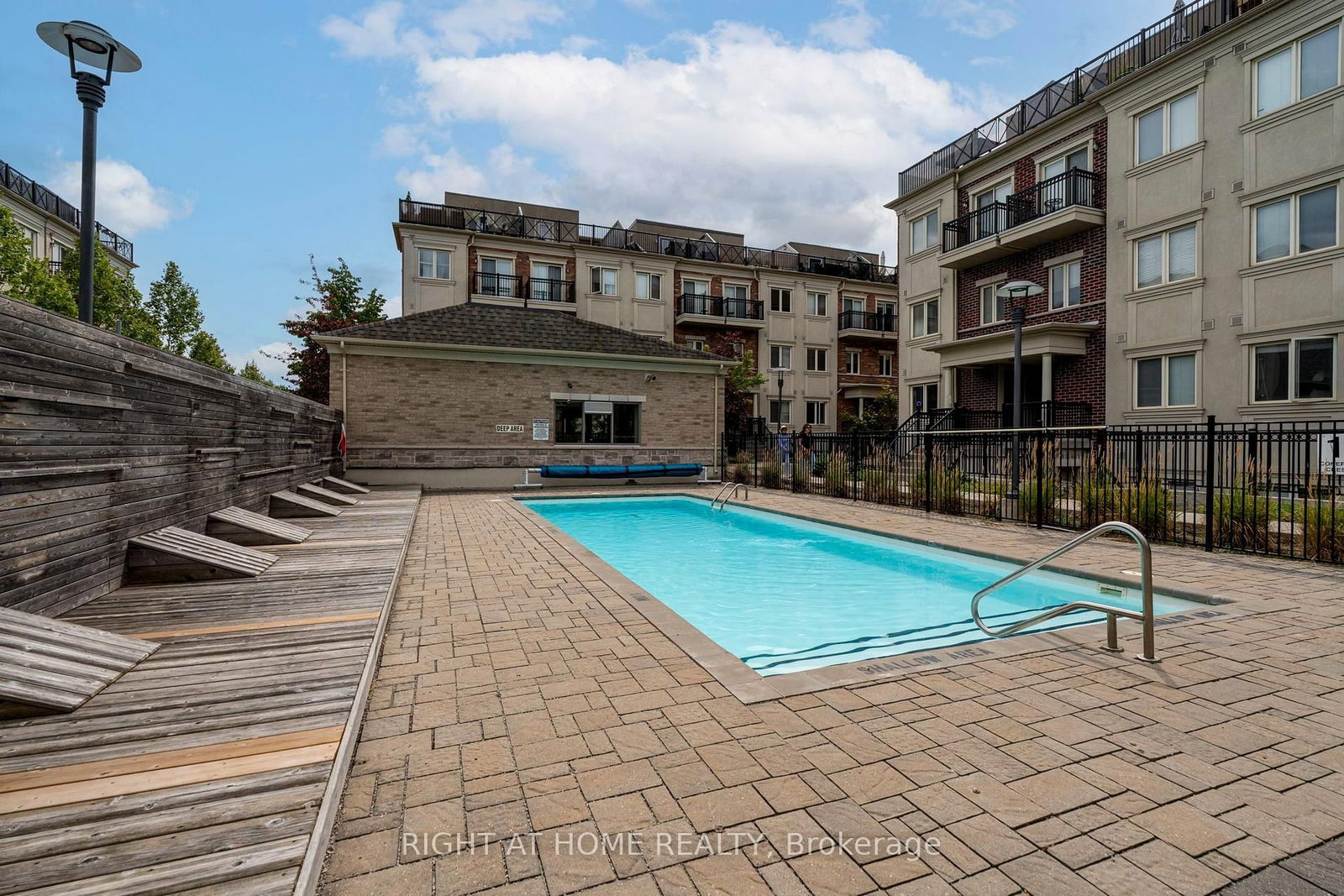 31-27 Coneflower Cres, Toronto — 43