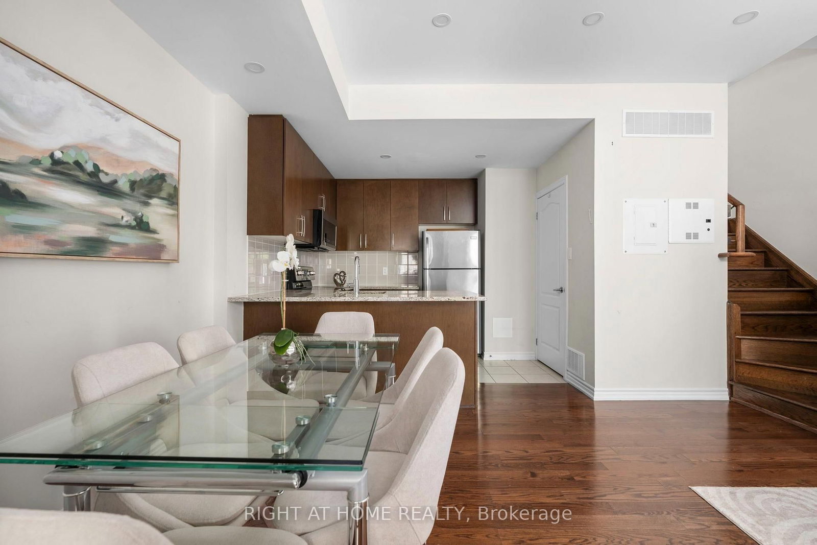 31-27 Coneflower Cres, Toronto — 7