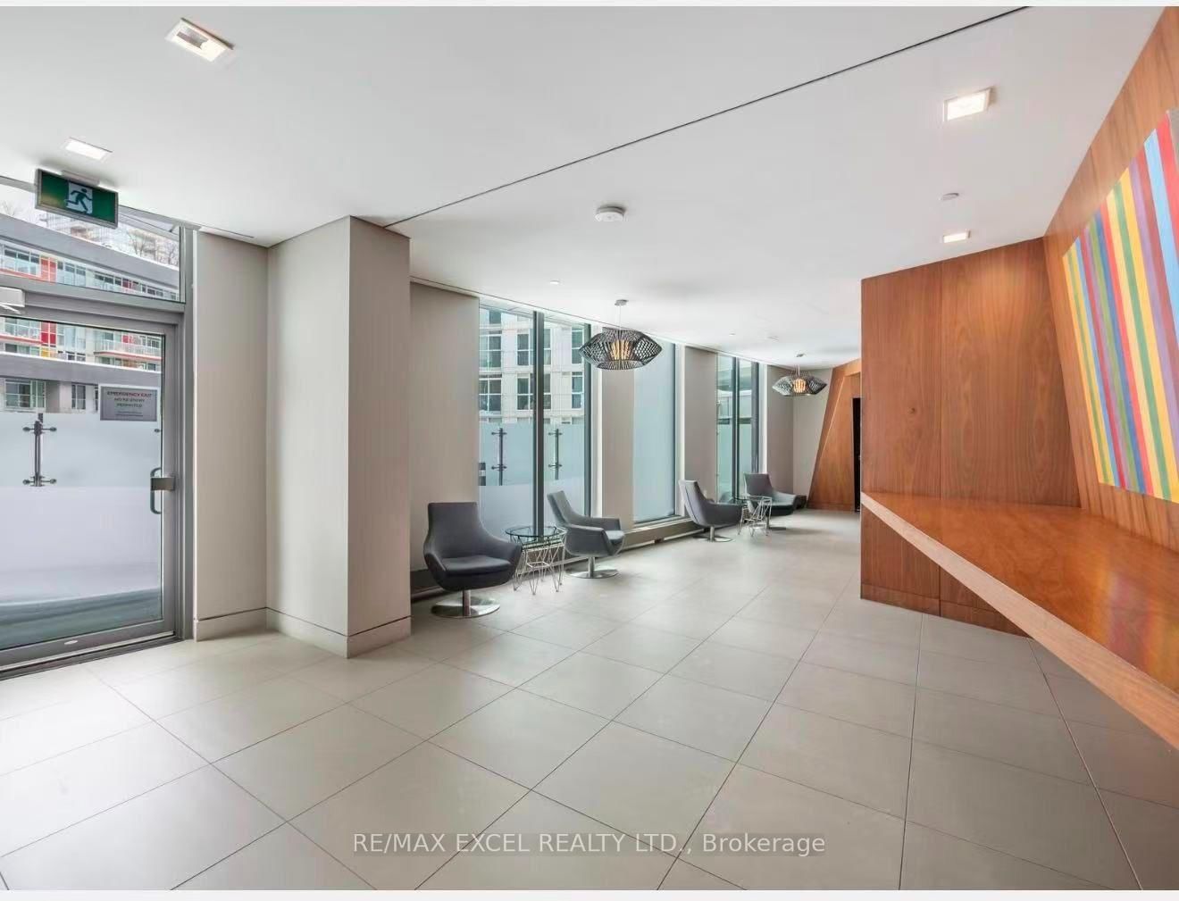 1915-75 Queens Wharf Rd, Toronto — 19