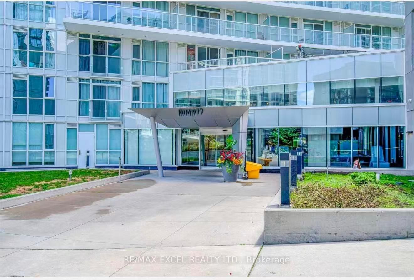 1915-75 Queens Wharf Rd, Toronto — 3