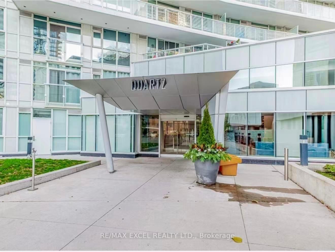 1915-75 Queens Wharf Rd, Toronto — 4