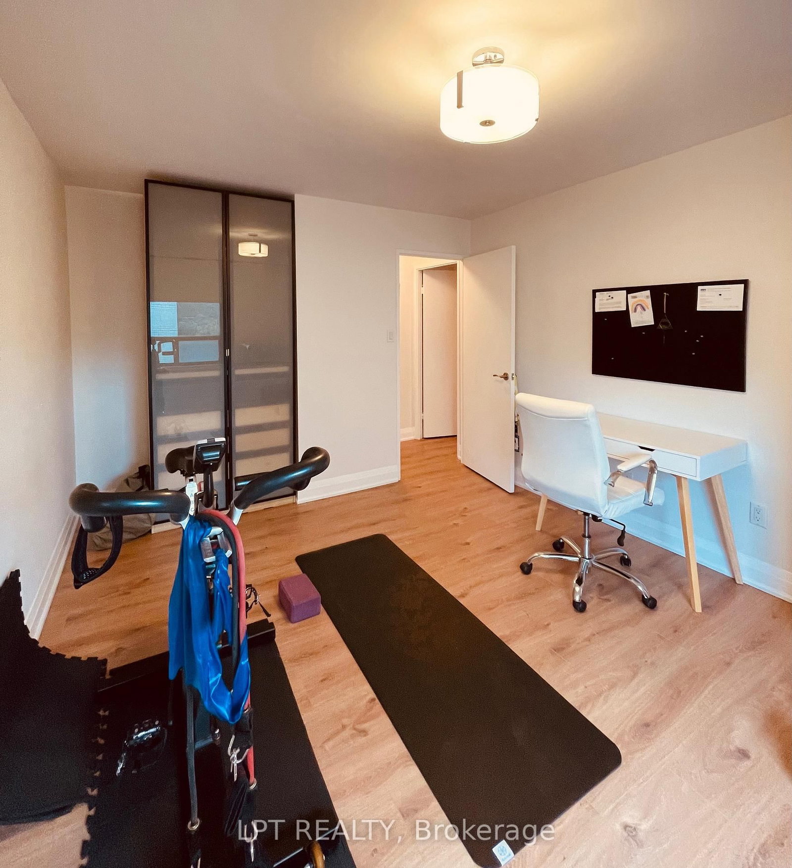 402-22 Shallmar Blvd, Toronto — 16