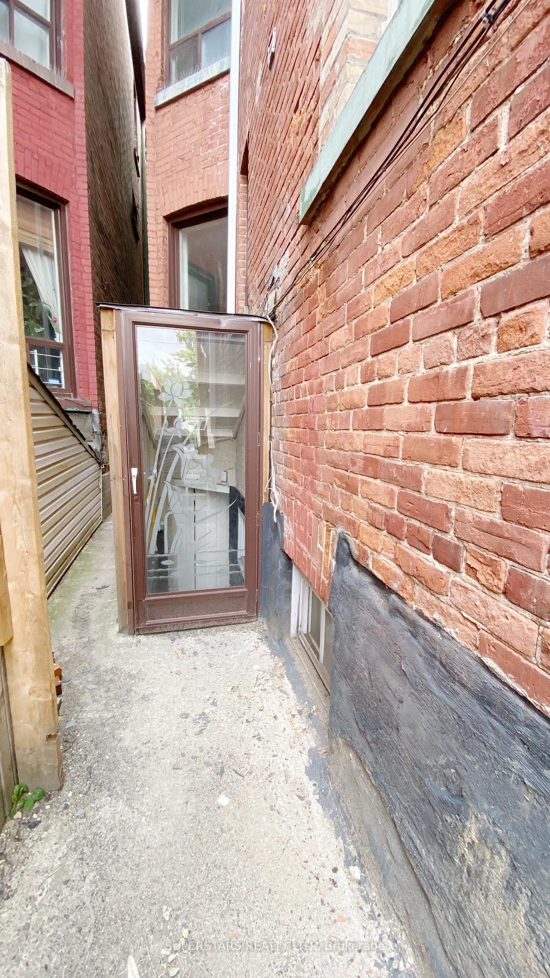 1-122 Huron St, Toronto — 7