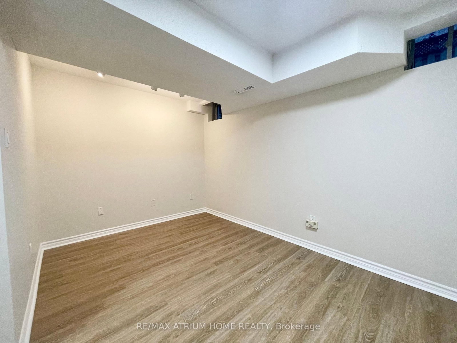 10 William Poole Way, Toronto — 28