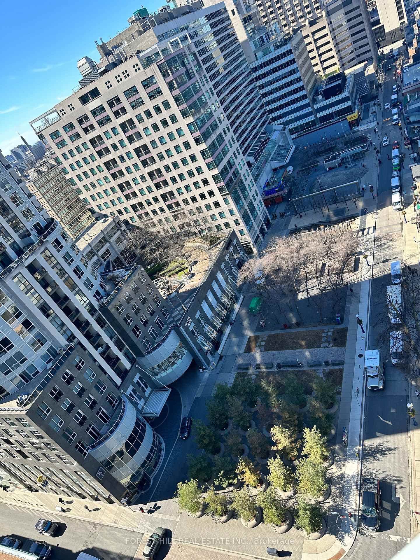 1802-88 Cumberland Ave, Toronto — 17