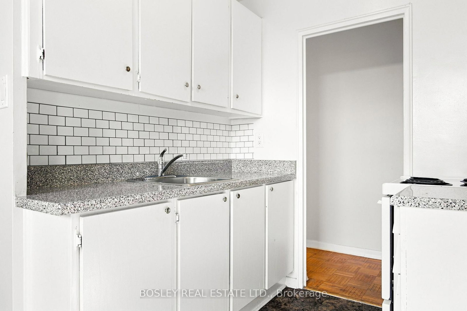 409-85 Lawton Blvd, Toronto — 11