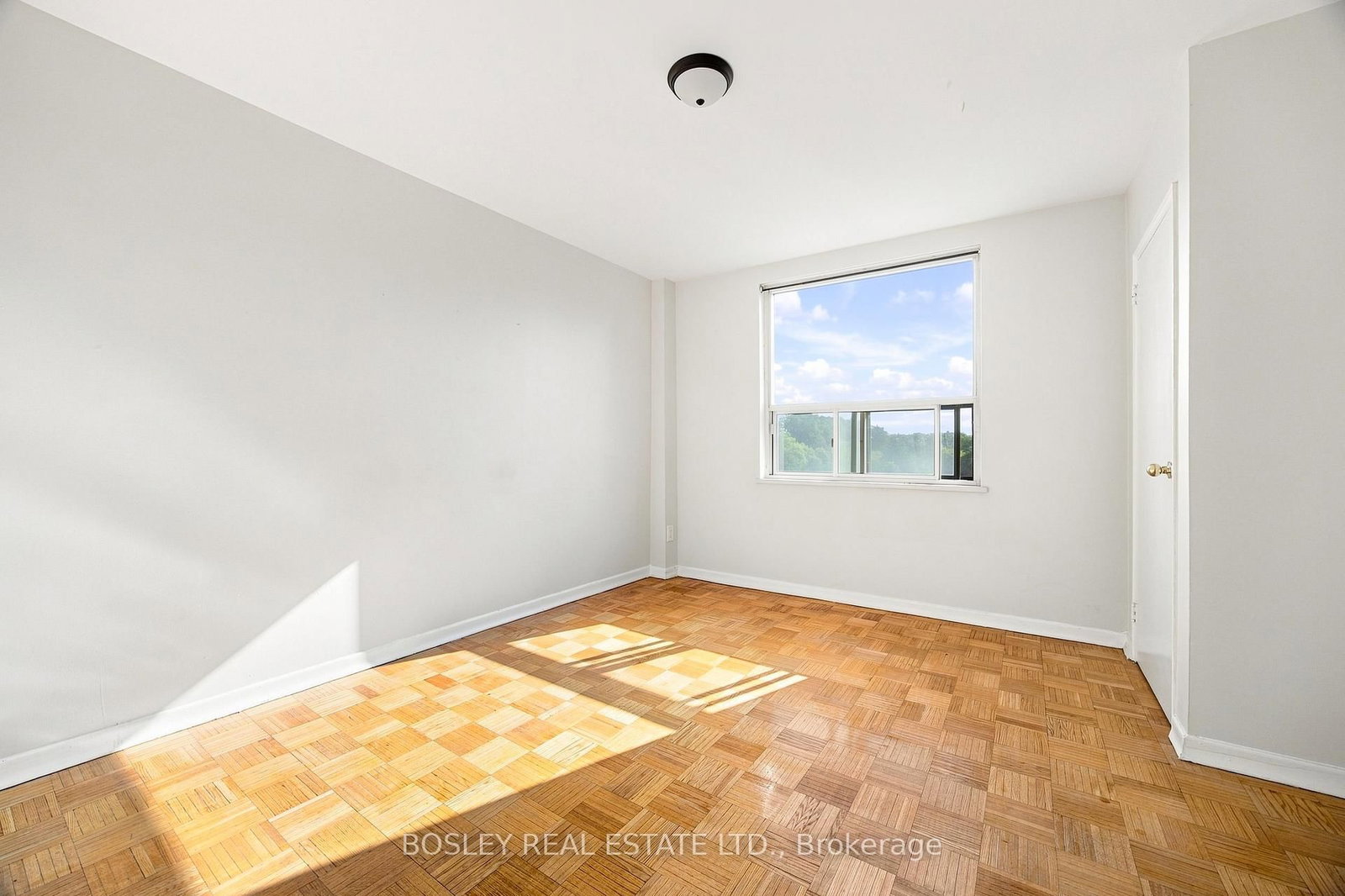409-85 Lawton Blvd, Toronto — 14