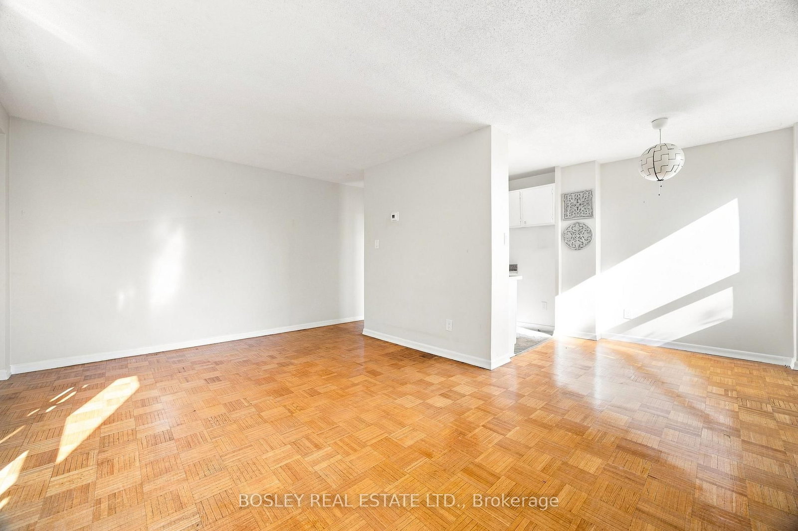 409-85 Lawton Blvd, Toronto — 3
