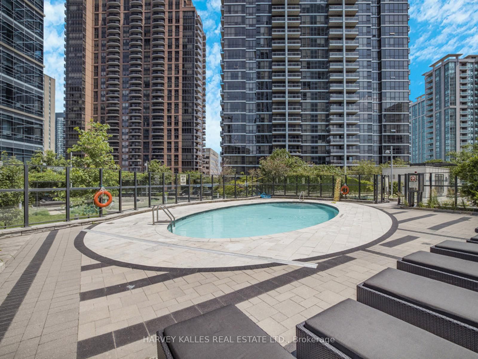 2121-5 Sheppard Ave, Toronto — 32
