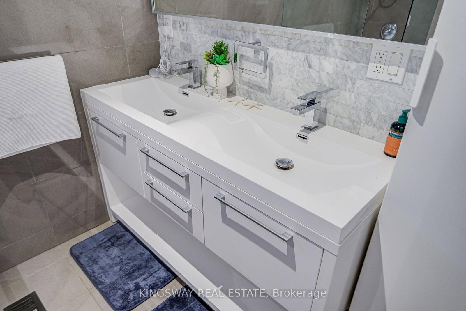 20 Wigmore Dr, Toronto — 22