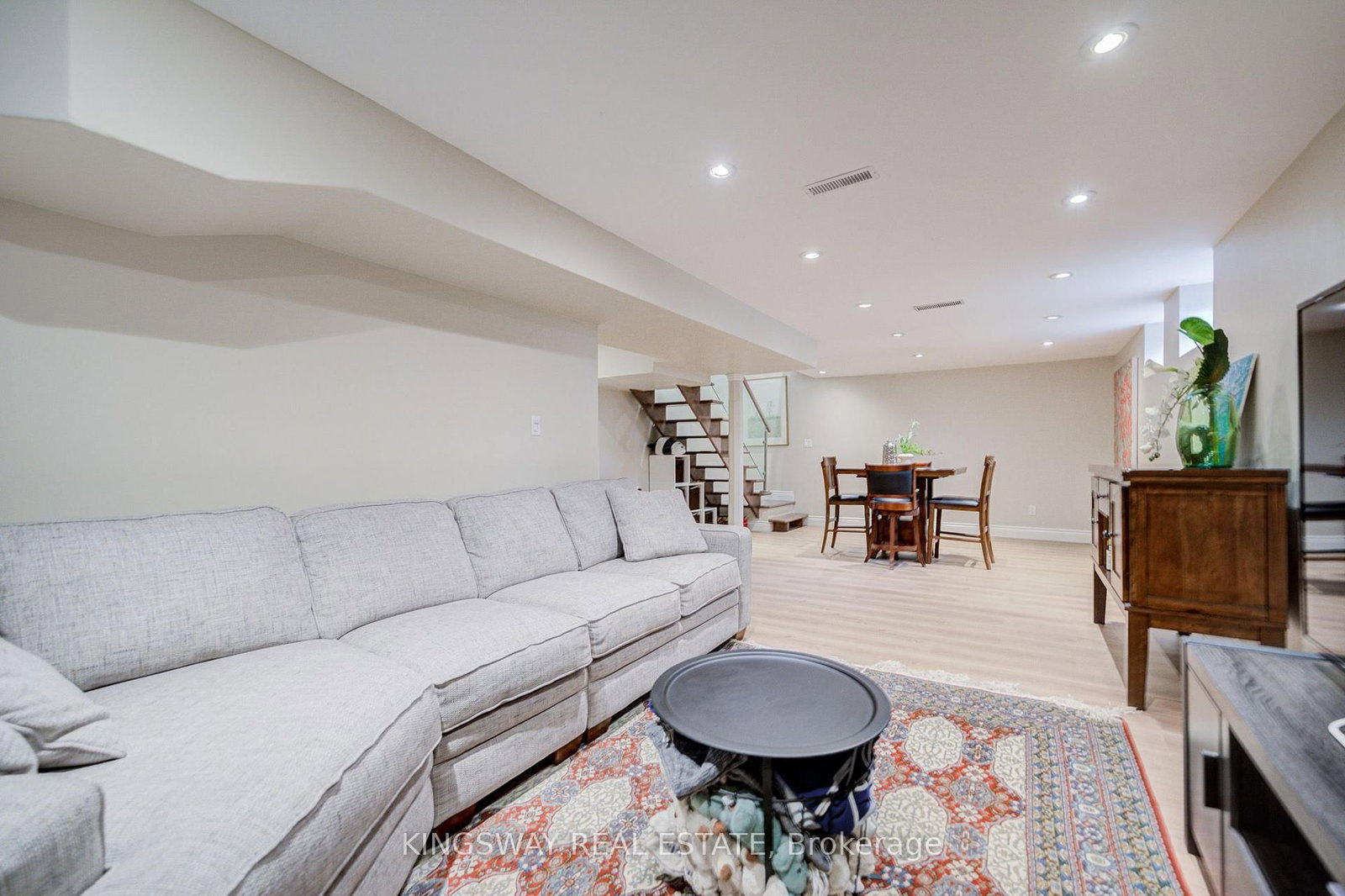 20 Wigmore Dr, Toronto — 37