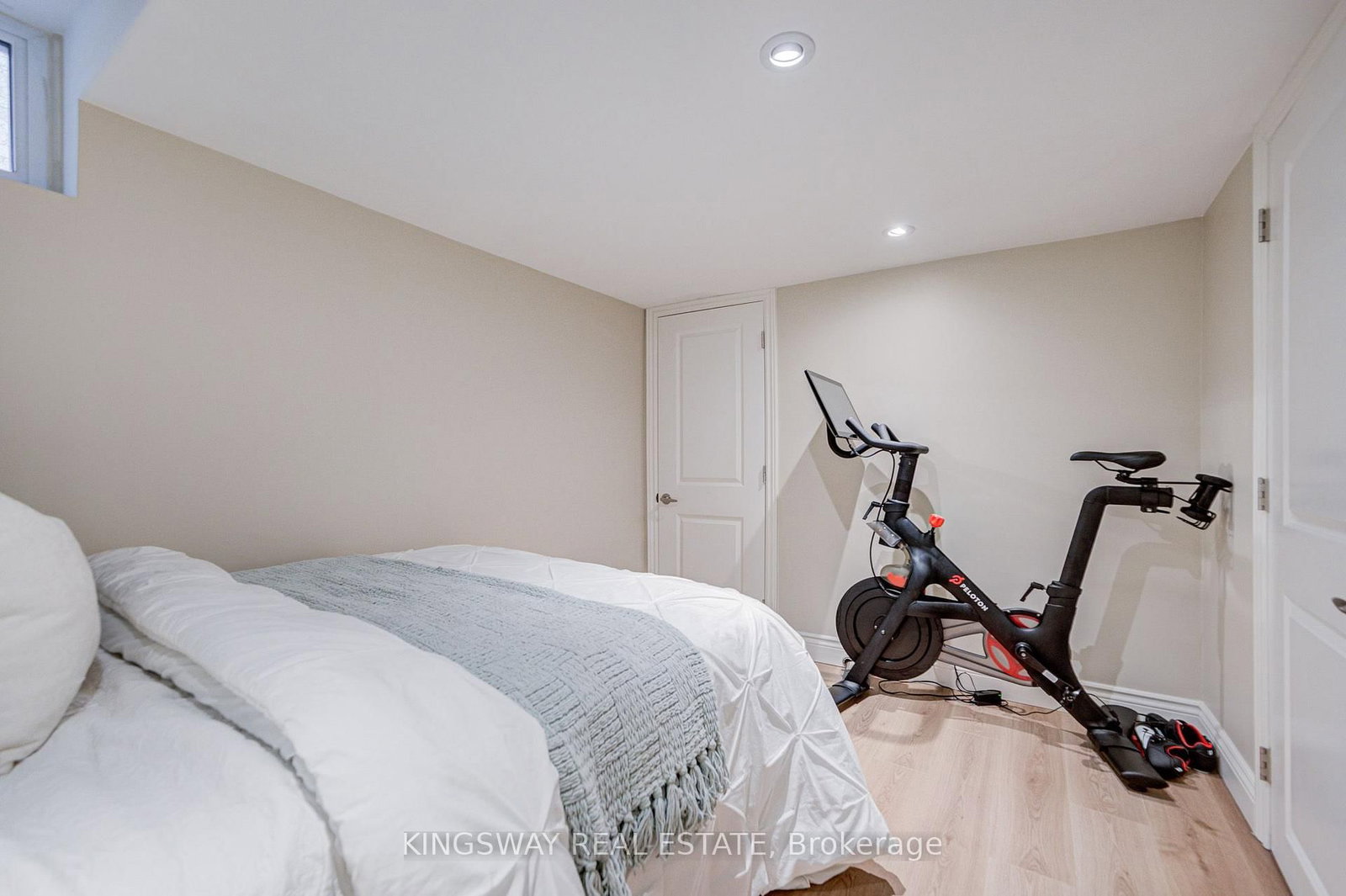 20 Wigmore Dr, Toronto — 43
