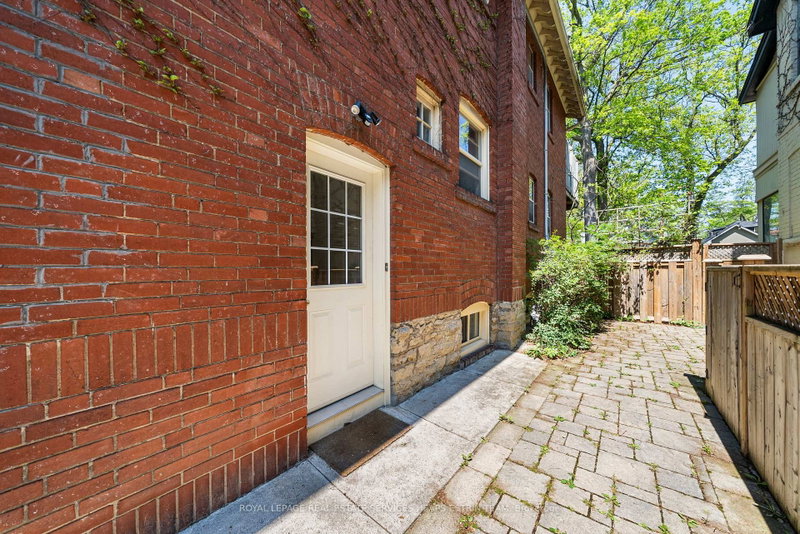 Lower - 330 St Clair Ave - Photo 2