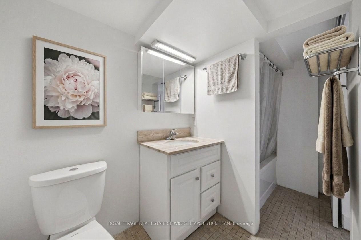 Lower-330 St Clair Ave, Toronto — 6