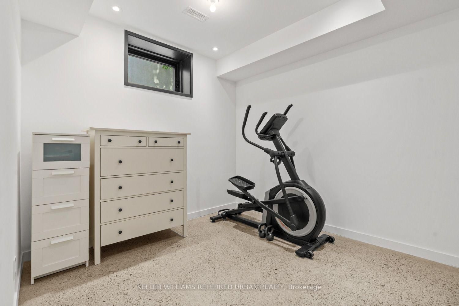27 Berkinshaw Cres, Toronto — 39