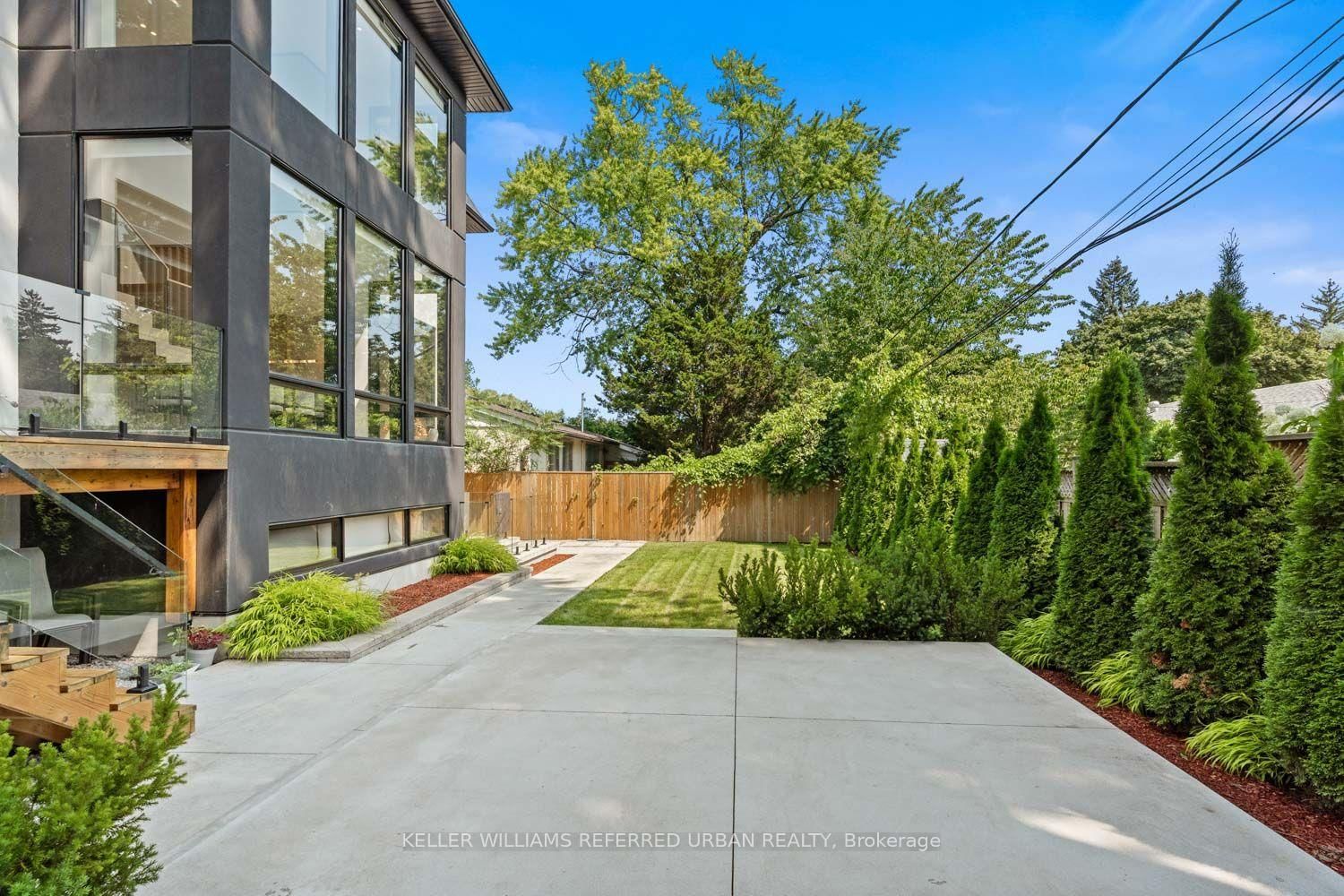 27 Berkinshaw Cres, Toronto — 44